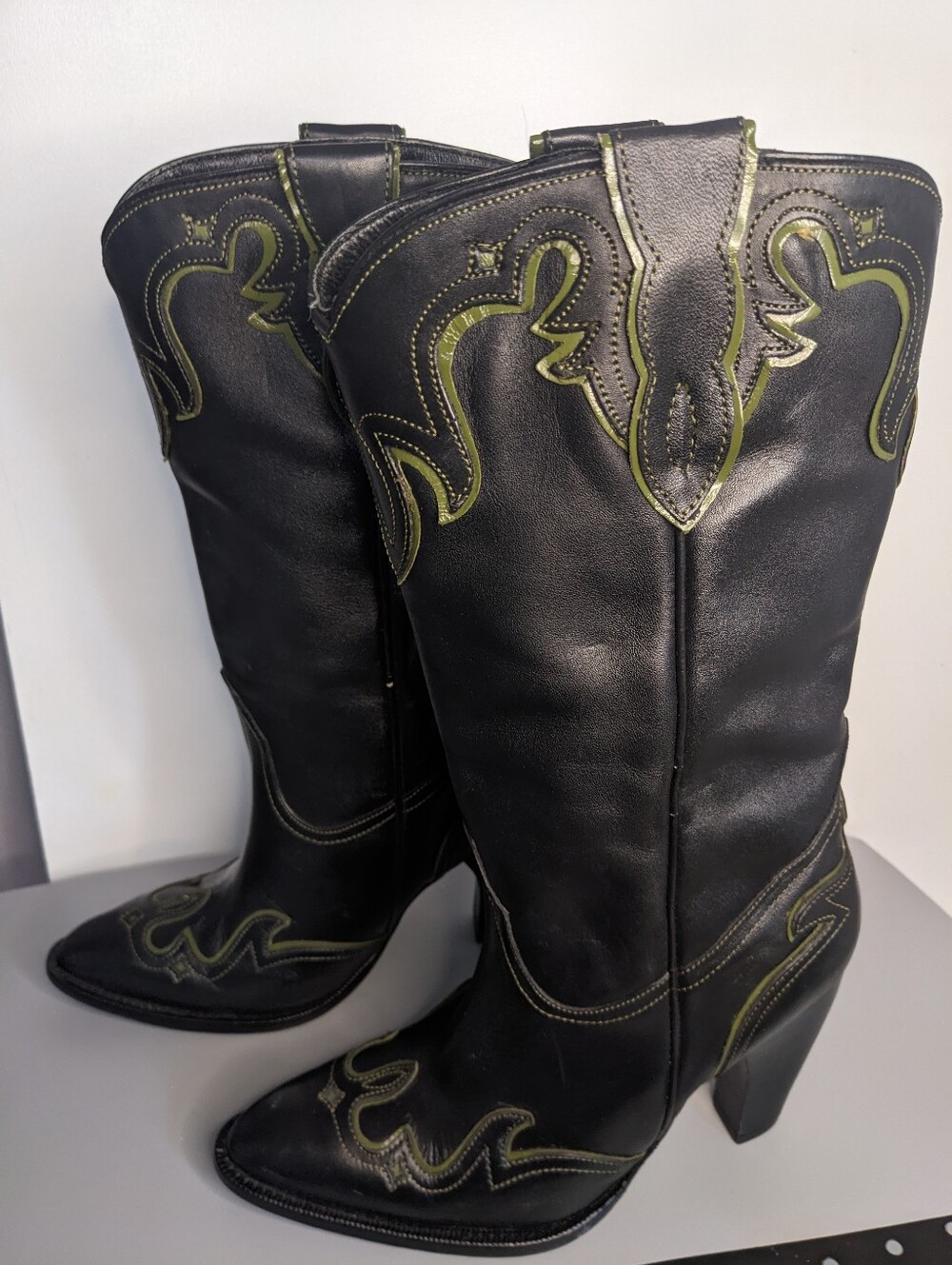 Justin Black Leather Western Boots Women's 8 Green Stitching Made In Mexico EUC
